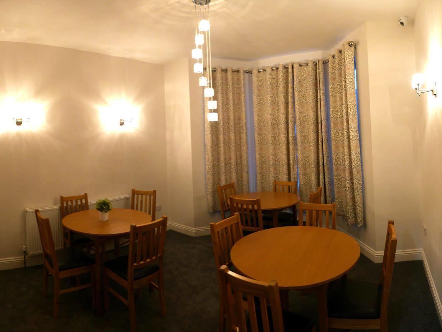 אילפורד Rosalee Hotel מראה חיצוני תמונה